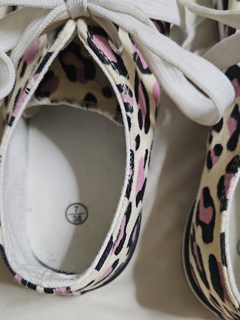 Pink Leopard Print Canvas Sneakers Size 7 - Picture 5 of 5